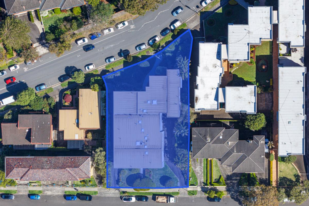 Mandolong Road property